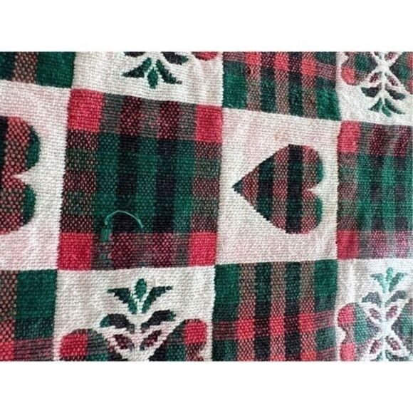 Vintage heart tapestry tree Table Runner - Picture 8 of 9